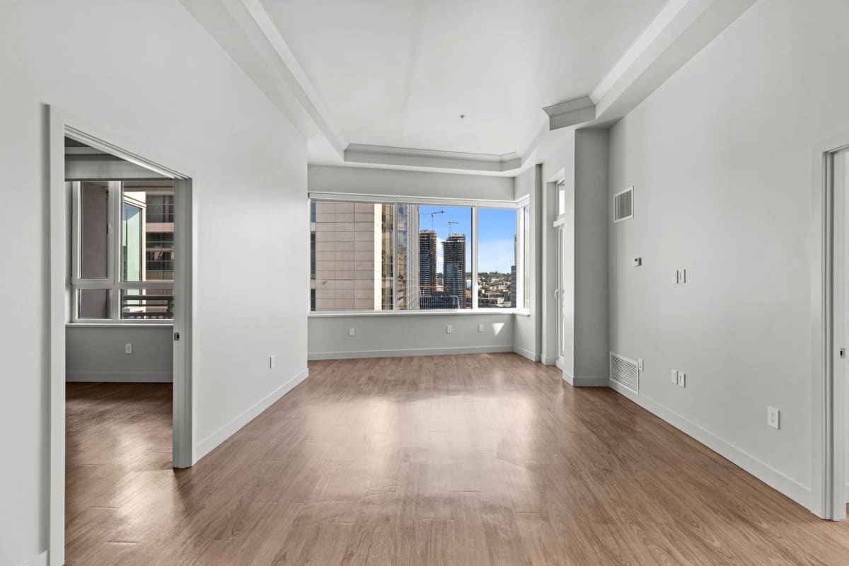 Luxury Metropolitan Penthouse Lifestyle Reference: Met Tower