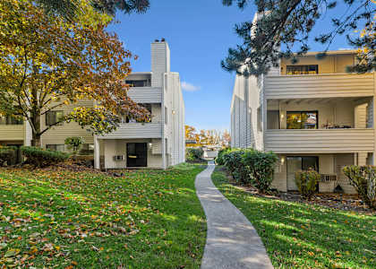 Property Exterior View with Walkway at Peaks on Pines, Spokane Valley
