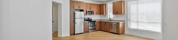 the preserve at ballantyne commons apartment living room and kitchen