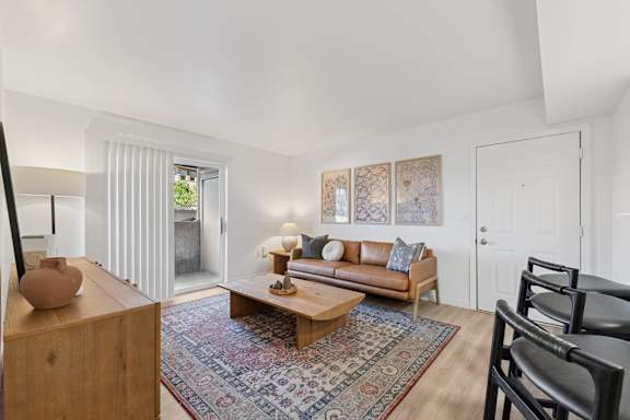 Arbor Crossing Apartments in Boise, Idaho Model Living Room