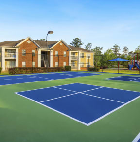 exterior view at the regency woods apartments in pascagoula, ms