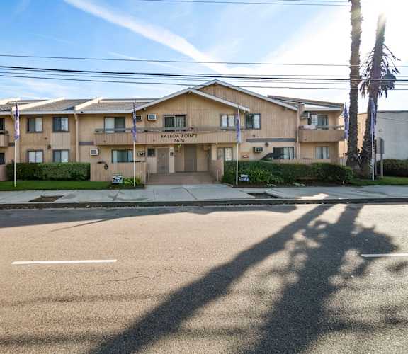 A sunny day at the Balboa Font apartment complex.