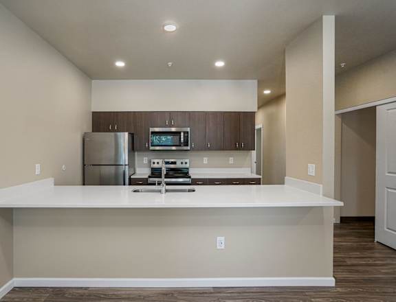 Open kitchen at Spring Woods Apartments, Oregon