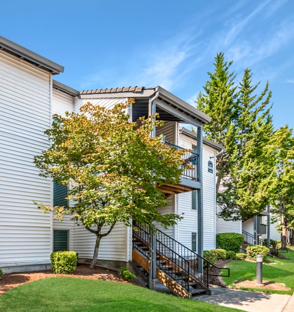 Elmonica Court building exteriors