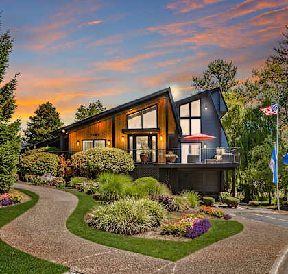 Walking Path at Shadow Hills, Portland Oregon