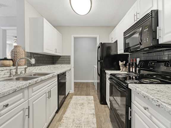1287 Shoals Apartments 2 of 6