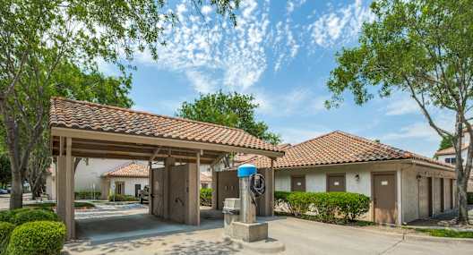 Car Wash Center at La Ventura Apartments, Plano, TX