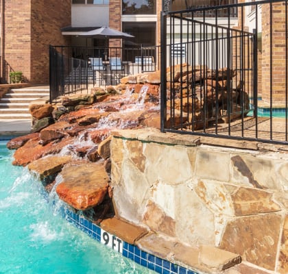 Cambridge Court Apartments in Dallas TX