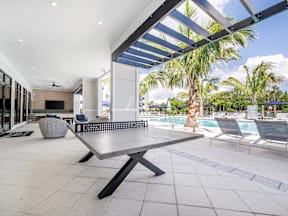 Poolside Lounge at Marquee Square Apartments in Tampa FL
