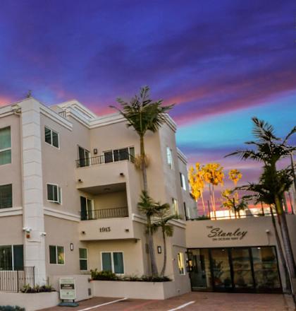 the building in which the hotel is located