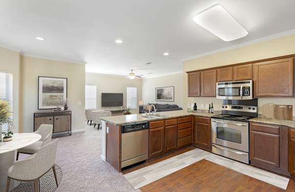 Modern kitchen at The Reflections of Island Park
