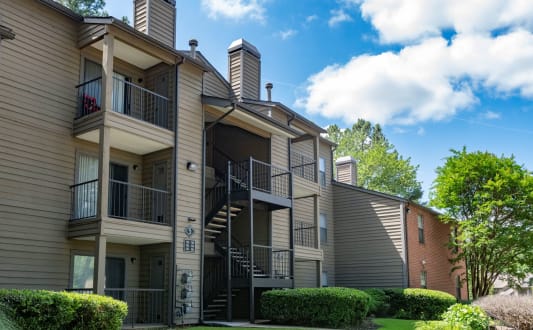 the preserve at ballantyne commons apartments building exterior at The Summit Apartments, Memphis, Tennessee