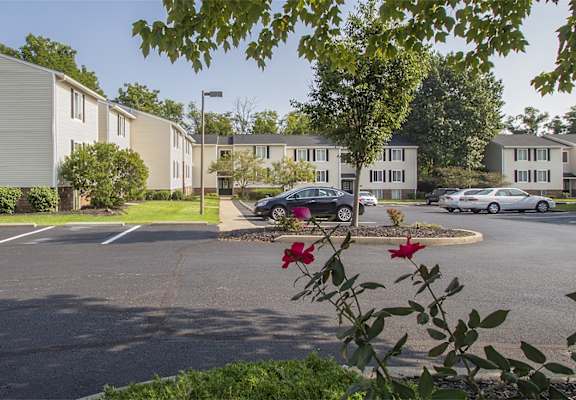 This is a picture of some building exteriors at Deer Hill Apartments in Cincinnati, Ohio.
