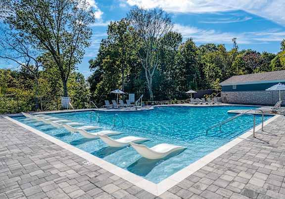 Luxury apartments with pool in Mt. Juliet