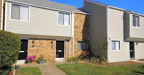 Exterior View at Ridgewood Apartments, North Carolina