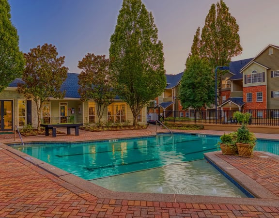 Evergreen Lenox Park - Resort-style pool