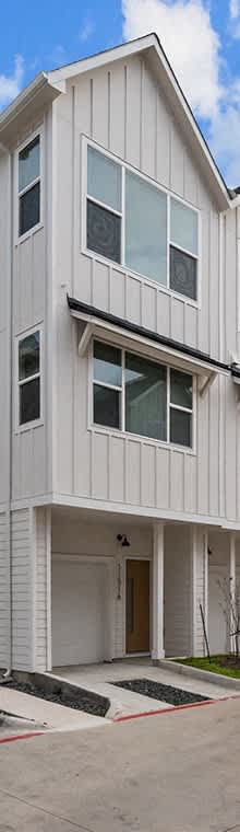 Houses With Attached Garage at Villae ATX Luxury Rental Townhomes, Manchaca