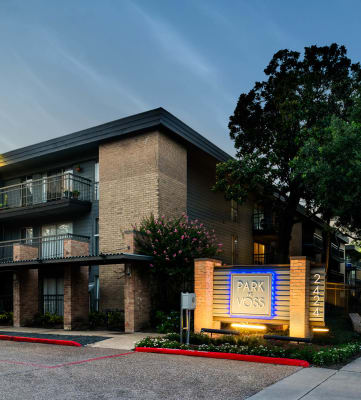 Elegant Entry Signage at Park at Voss Apartments, The Barvin Group, Houston, 77057