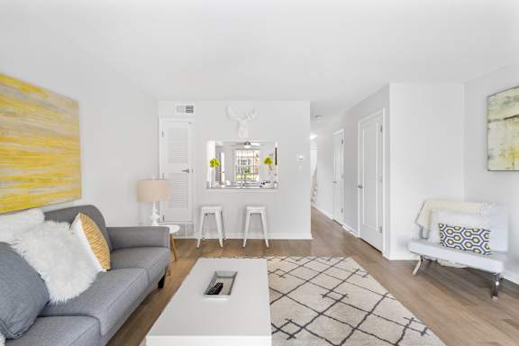 Spacious and sunlit apartment interior at Monon Living, steps from the Monon Trail and nestled in Broad Ripple’s vibrant arts and dining district.