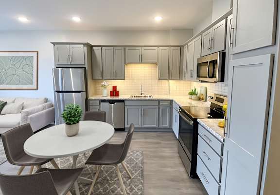 Grand Rapids Apartments | Gateway at Belknap Apartments Kitchen