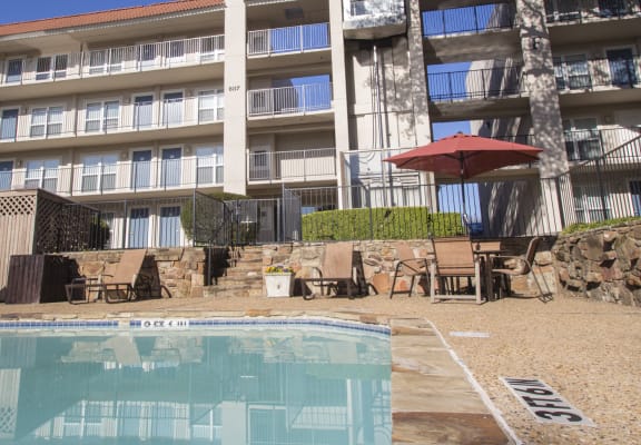 Apartments in Vickery Midtown Dallas Princeton Court