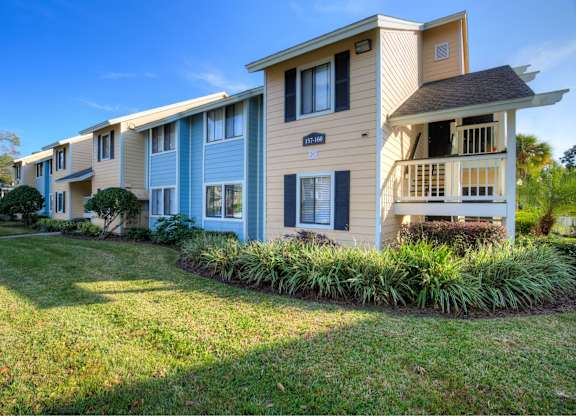 Town Place is a colorful community offering one and two bedroom homes, just minutes from restaurants, shops, beaches and two airports.