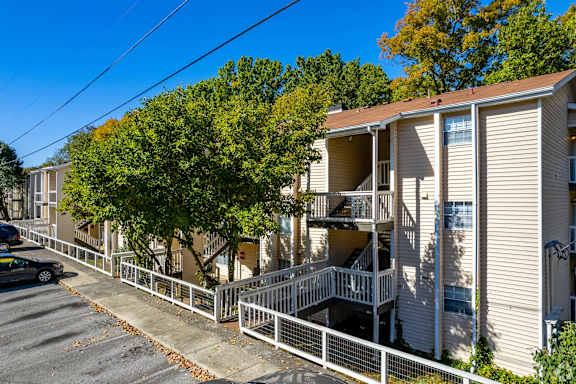 the building where the apartment is located at Landmark at Lyncrest Reserve Apartments, Nashville, TN