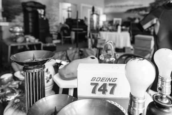 A table with a sign that says Boeing 747 on it.