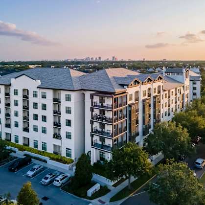 Building Exterior at Azul Baldwin Park, Orlando, Florida