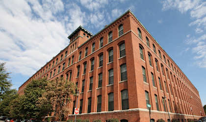 Exterior View of Royal Worcester Apartments in Worcester MA.