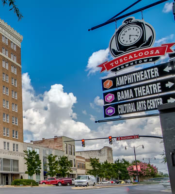 Exteriorat The Tower Apartments, Tuscaloosa, Alabama
