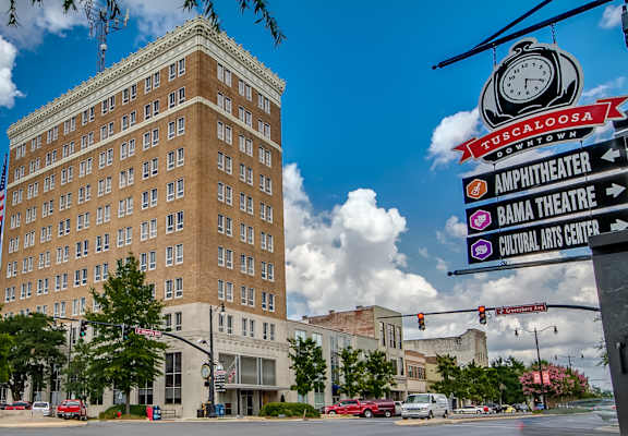 Exteriorat The Tower Apartments, Tuscaloosa, Alabama