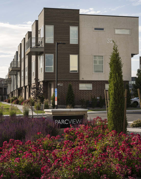 Welcome to Parc View Apartments & Townhomes