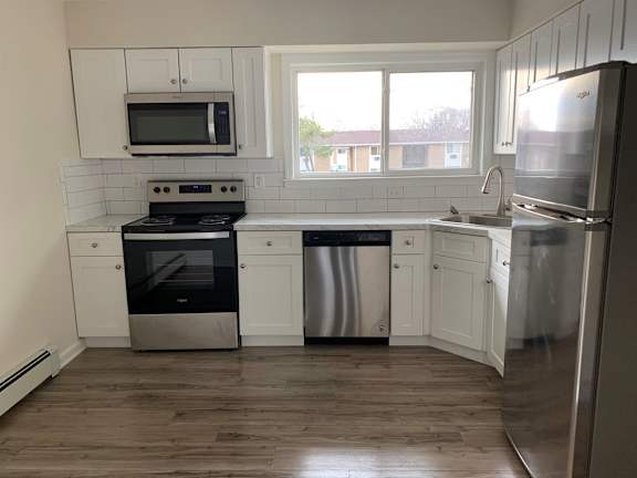 best garden style one bedroom and two bedroom rental apartments for rent at edgewater east/west apartments in long branch, nj near the jersey shore beach on the water