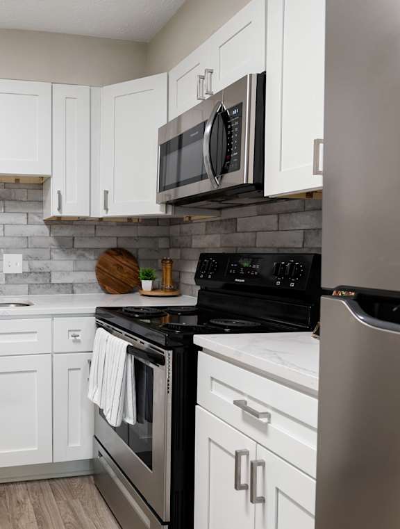 Modern Kitchen at Dunwoody Glen in Dunwoody, GA, 30360