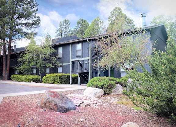 Exterior, Patio, Balcony, Courtyard, Landscaping