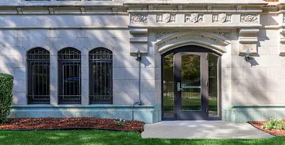 Front View Of Property at Sheridan Park, Chicago, Illinois