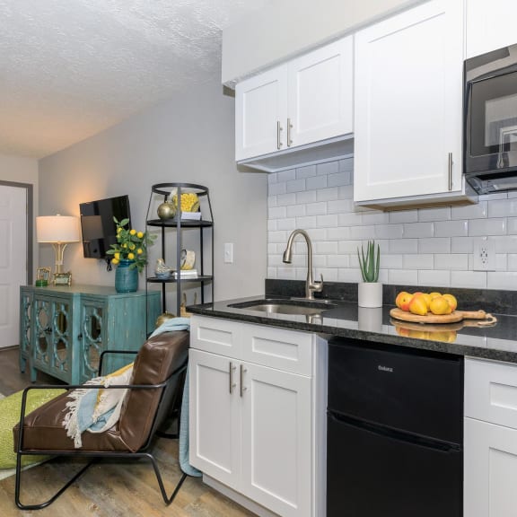 Kitchen  at Springburne at Polaris Apartments, Columbus, OH