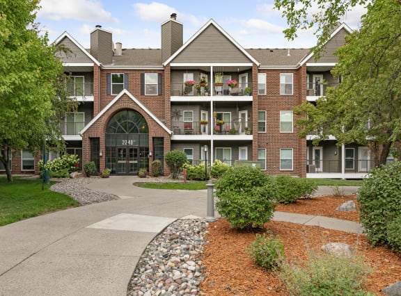 exterior view at the springs of woodland park apartments ga  at Regency Woods, Minnetonka, Minnesota