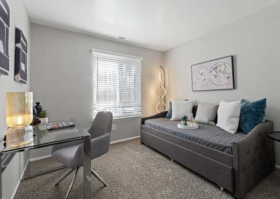 A logo for Newport Woods Apartments is displayed.