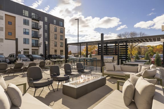 outdoor lounge for apartments in west st paul
