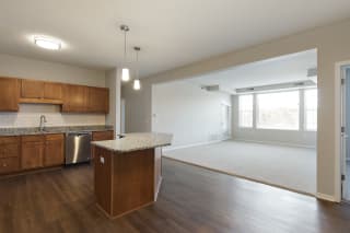 Lavish Apartment at Waterstone Place, Minnetonka, 55305