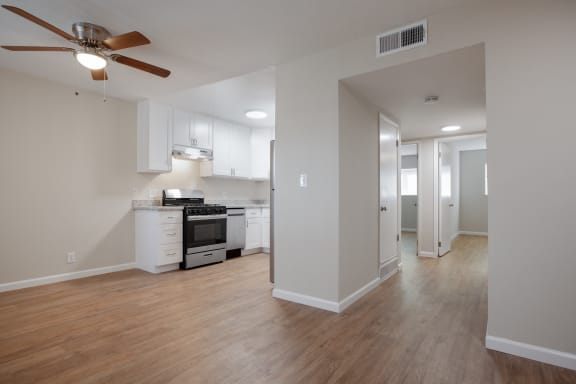 Midtown Apartments 2727 Midtown Court Palo Alto, CA 94303