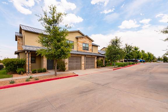 the estates at tanglewood|building exterior
