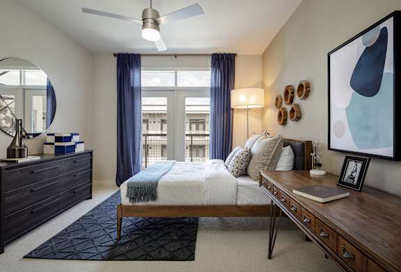 Live In Cozy Bedrooms at The Baldwin at St. Paul Square, San Antonio, TX