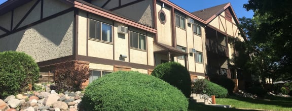 Elegant Exterior View Of Property at Jacobs Square Apartments, St. Cloud, MN