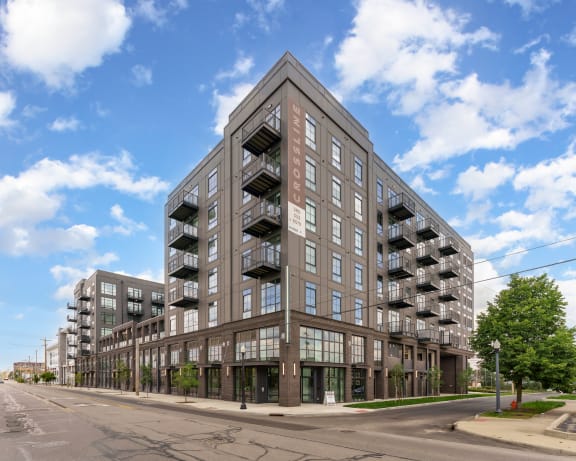 Exterior View of the Property Building at Crossline in Columbus, OH 43201