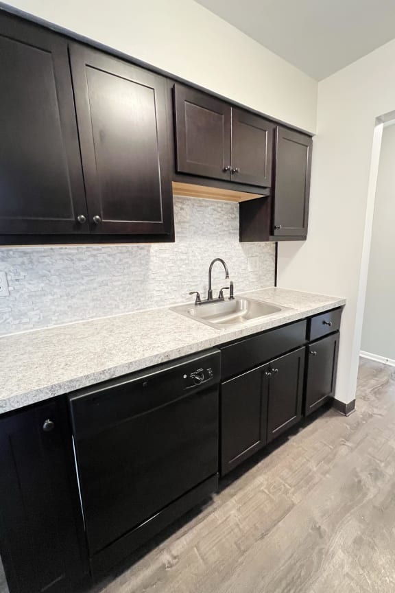 apartment living room at Crown Pointe Apartments, Kentucky, 41014