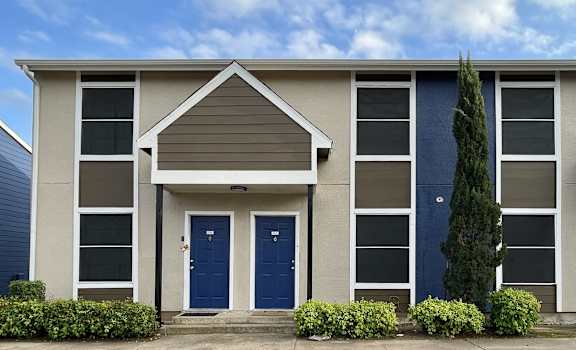 Front exterior view at Wymberly Crossing Apartments, Grand Prairie, TX 75052