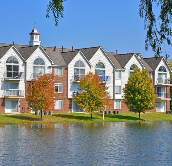 lakeside Apartments at The Springs Apartment Homes, Novi, MI 48377